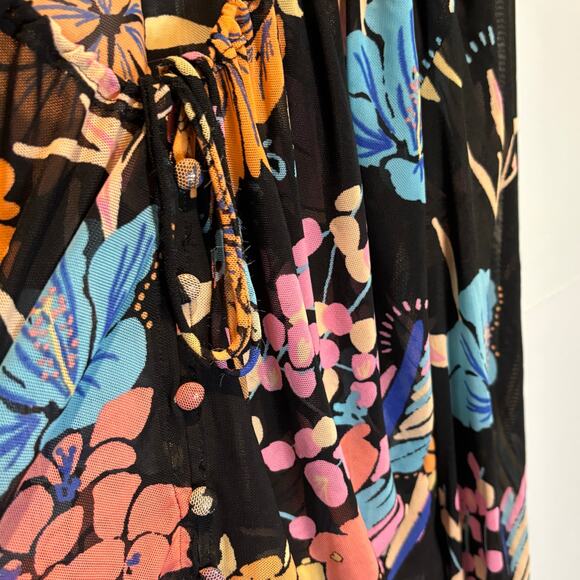 Free People of Paradise Semi Sheer Cropped Floral Top - size Medium - Picture 5 of 8